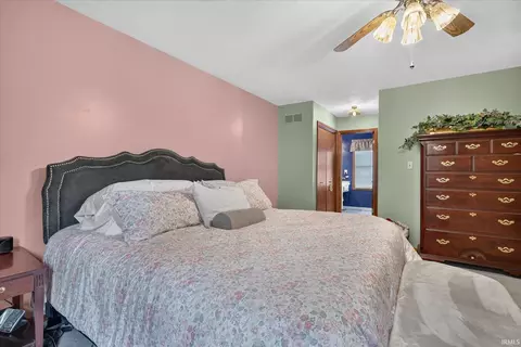 Bedroom - 50945 Pine Meadows Dr, Granger, IN 46530 photo 4 of 7