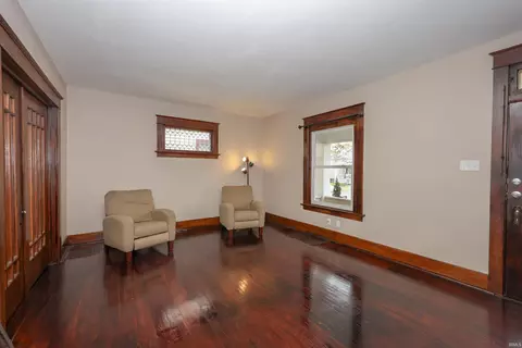 Living - 1309 Home Ave, Fort Wayne, IN 46807 photo 2 of 4