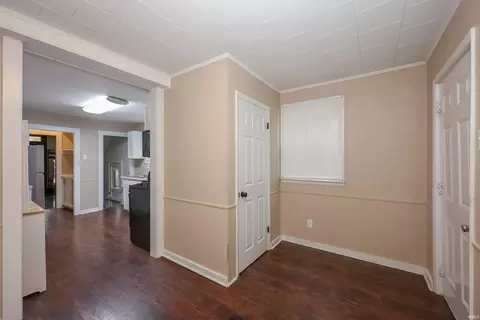 Entry Way - 1309 Home Ave, Fort Wayne, IN 46807 photo 8 of 9
