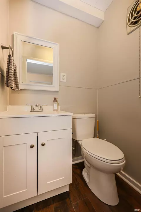 Bath - 1309 Home Ave, Fort Wayne, IN 46807 photo 1 of 2