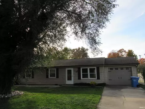 227 Jewel Ct, Churubusco, IN 46723