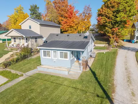 2571 E Stalf Rd, Columbia City, IN 46725