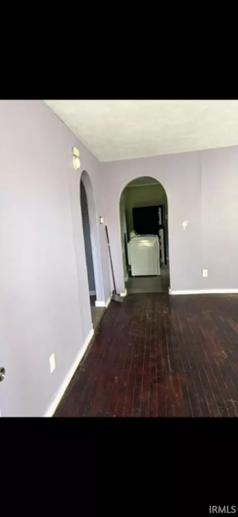 Entry Way - 1132 N 8th St, Mitchell, IN 47446 photo 1 of 3