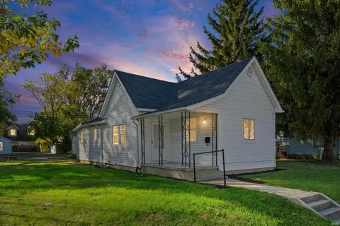 1209 Walnut Ave, Frankfort, IN 46041