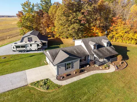 15424 Brunson Rd, Hoagland, IN 46745