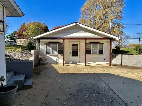 801 W Market St, Pierceton, IN 46562
