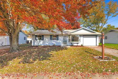 8239 Oklahoma Trl, Fort Wayne, IN 46815
