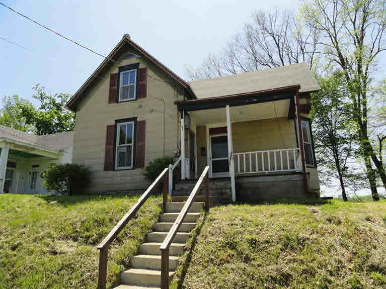 307 Walnut, Corydon, IN 47112 photo 1