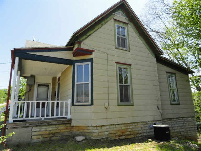 307 Walnut, Corydon, IN 47112 photo 3
