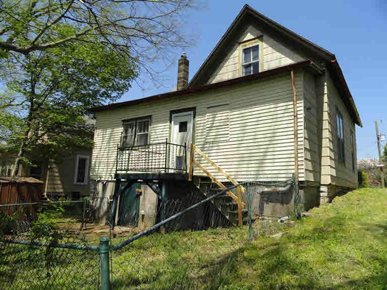 307 Walnut, Corydon, IN 47112 photo 2