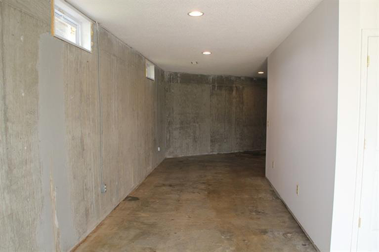388 Cutshall, Austin, IN 47102 photo 10
