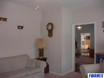 113 E Main St, Larwill, IN 46764 photo 2