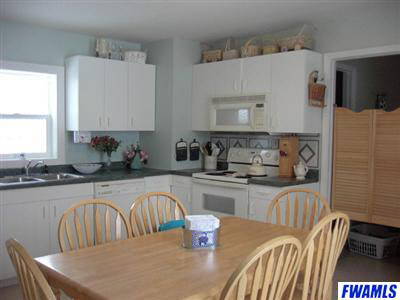 113 E Main St, Larwill, IN 46764 photo 3