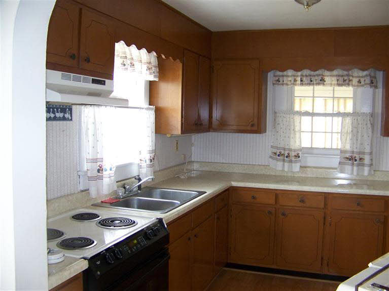 230 Elm, Marengo, IN 47140 photo 3