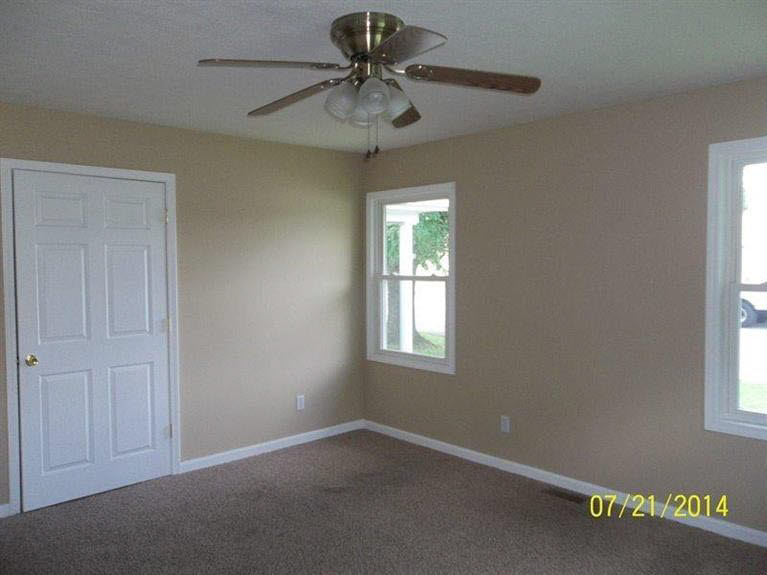 607 Mitchell, Salem, IN 47167 photo 22