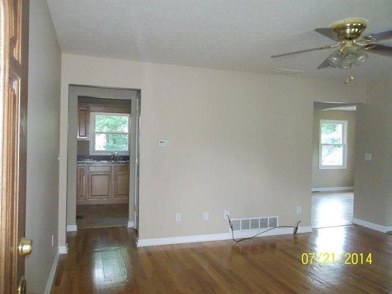 607 Mitchell, Salem, IN 47167 photo 10