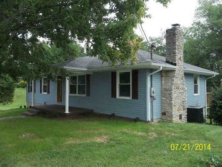 607 Mitchell, Salem, IN 47167 photo 9