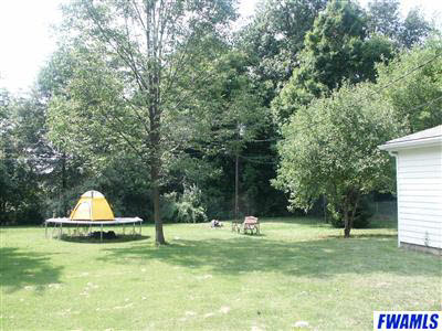 4841 Blum Dr, Fort Wayne, IN 46835 photo 2