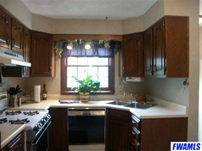4841 Blum Dr, Fort Wayne, IN 46835 photo 3