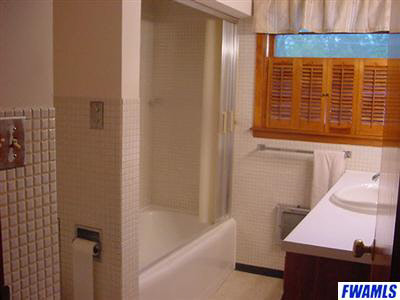176 E Seventh St, Roanoke, IN 46783 photo 9