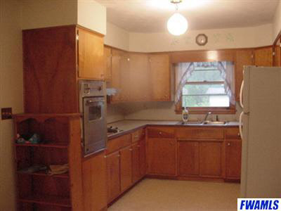 176 E Seventh St, Roanoke, IN 46783 photo 5