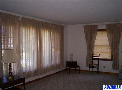 176 E Seventh St, Roanoke, IN 46783 photo 3