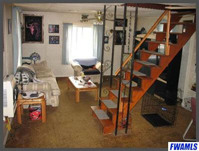 275 W Logan St, Markle, IN 46770 photo 2