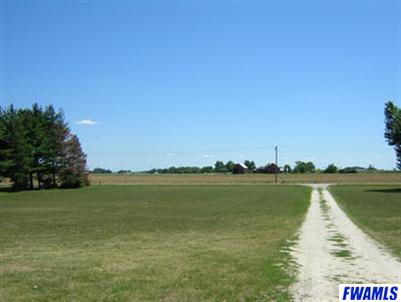 8914 Lafayette Center Rd, Yoder, IN 46798 photo 2