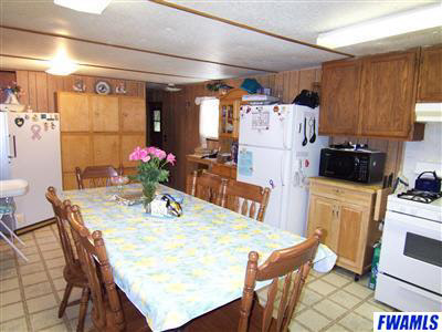 495 E Lagro, Redkey, IN 47373 photo 4