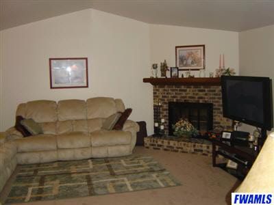 1302 Dennison Ln, Auburn, IN 46706 photo 3