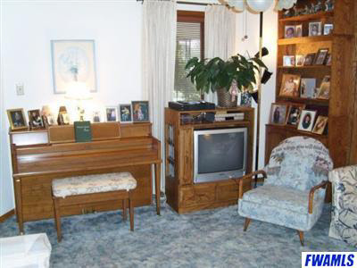 617 E Water St, Berne, IN 46711 photo 10