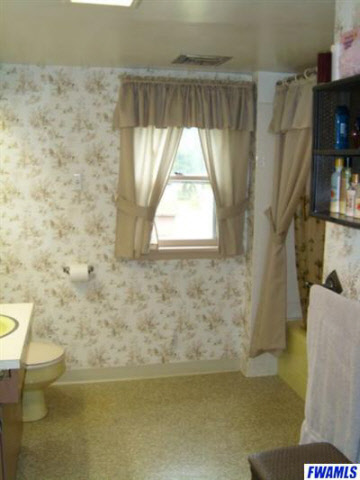 617 E Water St, Berne, IN 46711 photo 12