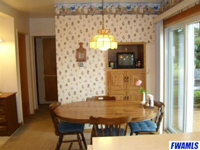 617 E Water St, Berne, IN 46711 photo 7