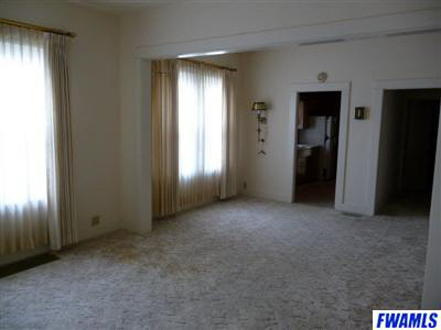 228 E Cherry St, Bluffton, IN 46714 photo 2