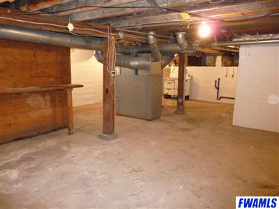 228 E Cherry St, Bluffton, IN 46714 photo 7