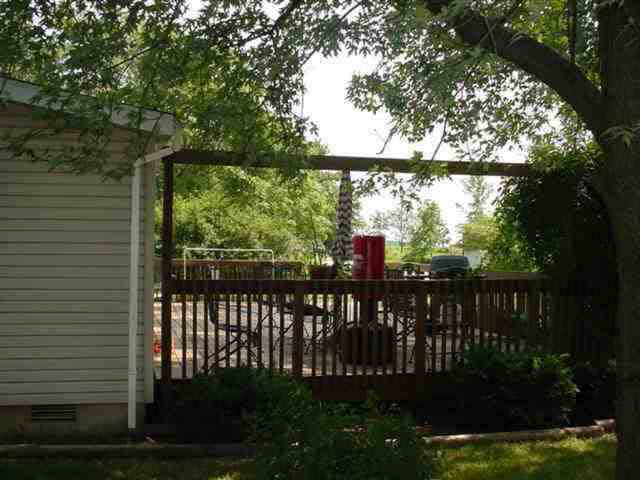 201 E Franklin St, Colfax, IN 46035 photo 4