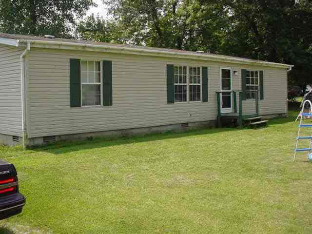 201 E Franklin St, Colfax, IN 46035 photo 1