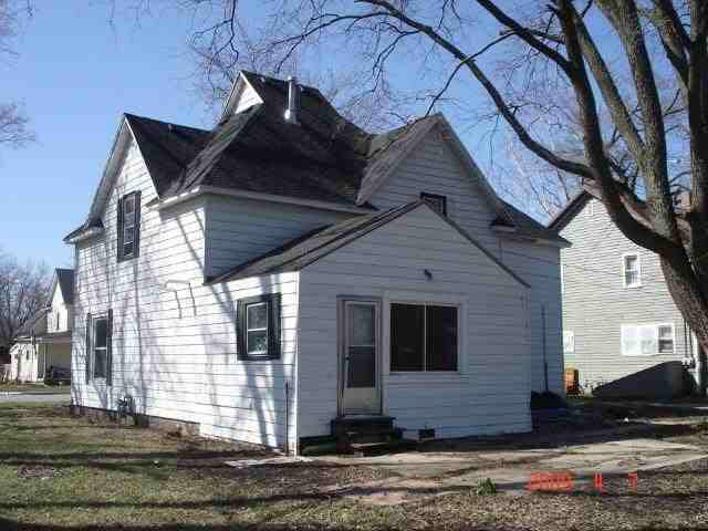 312 E Main St, Brook, IN 47922 photo 2