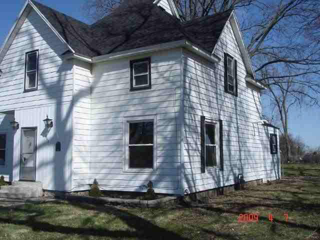 312 E Main St, Brook, IN 47922 photo 1