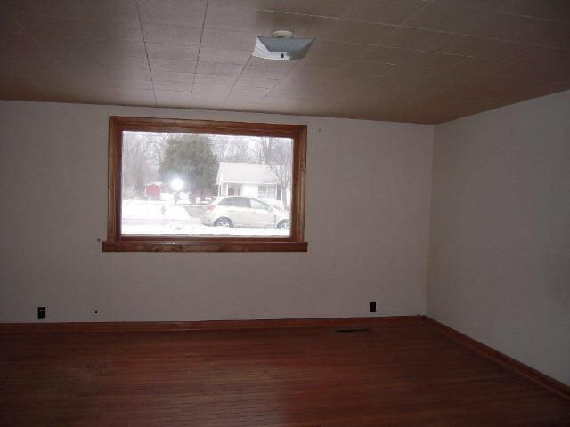 906 E 8th St, Fowler, IN 47944 photo 6