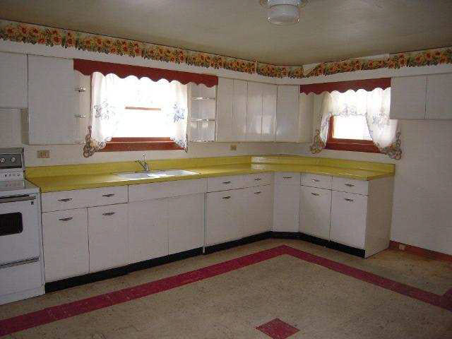 906 E 8th St, Fowler, IN 47944 photo 2