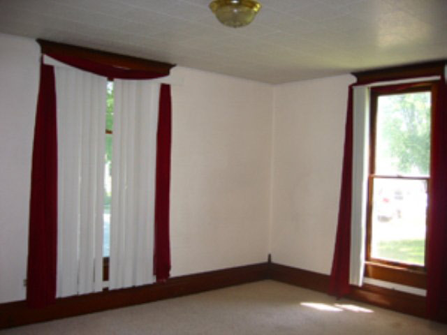 307 E Main St, Flora, IN 46929 photo 3