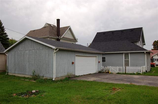 553 S Clay St, Frankfort, IN 46041 photo 4