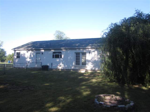 607 N Railroad St, Brook, IN 47922 photo 2