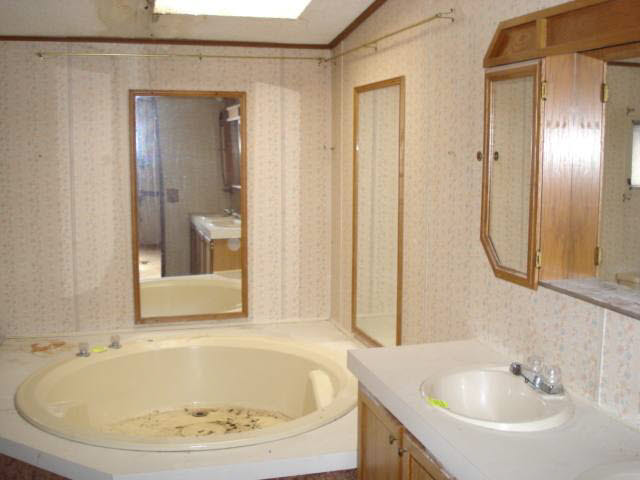 462 E 1300 N, Demotte, IN 46392 photo 7