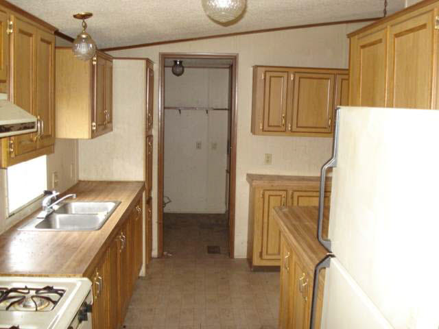 462 E 1300 N, Demotte, IN 46392 photo 5