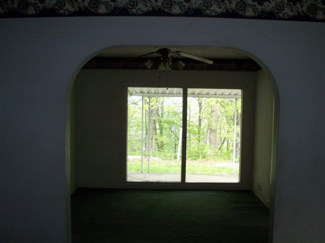 213 E North St, Delphi, IN 46923 photo 3