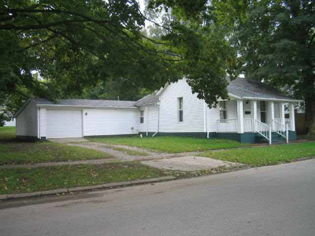 1316 Third St, Covington, IN 47932 photo 2