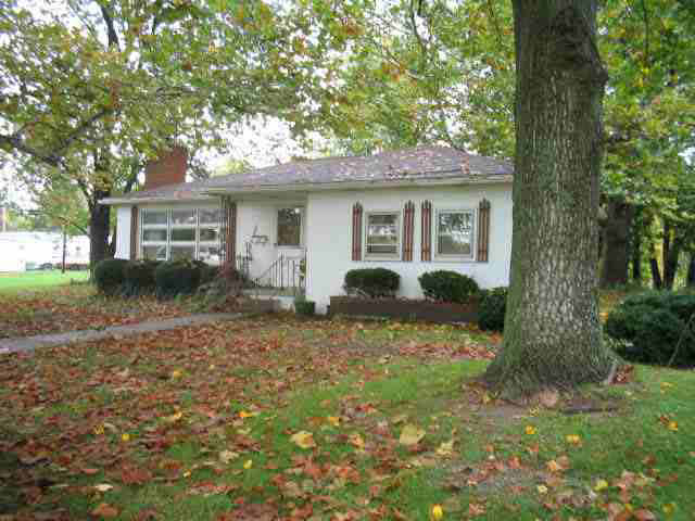 620 10th St, Covington, IN 47932 photo 1
