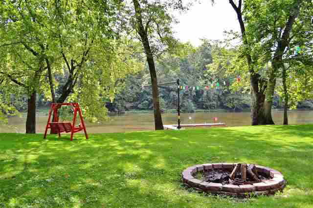 9573 Valley Ct, Buffalo, IN 47925 photo 3